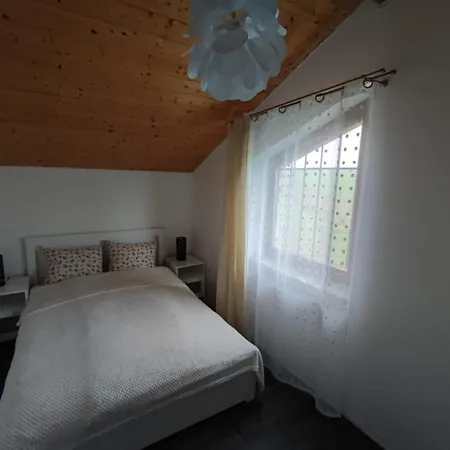 Alsoveto Apartment